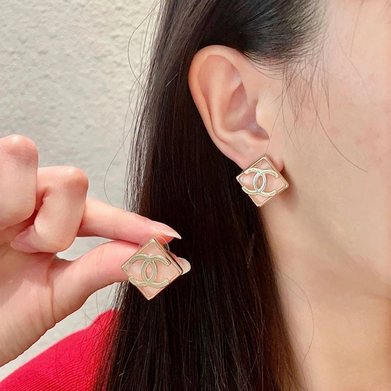Chanel Earrings Efficient 229031