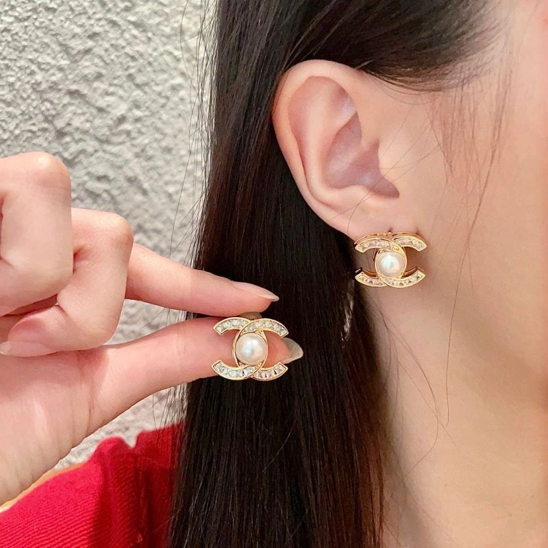 Chanel Earrings Effortless 229011