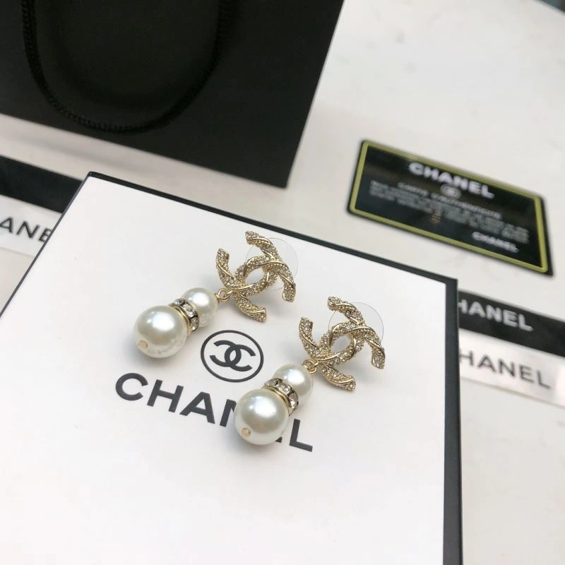 Lightweight Chanel Earrings 228977