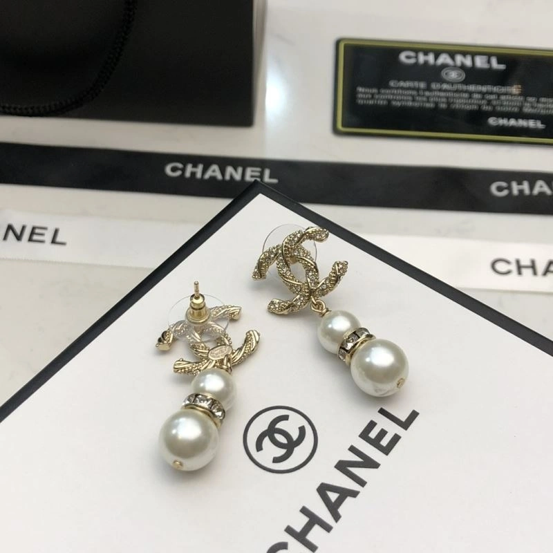 Lightweight Chanel Earrings 228977
