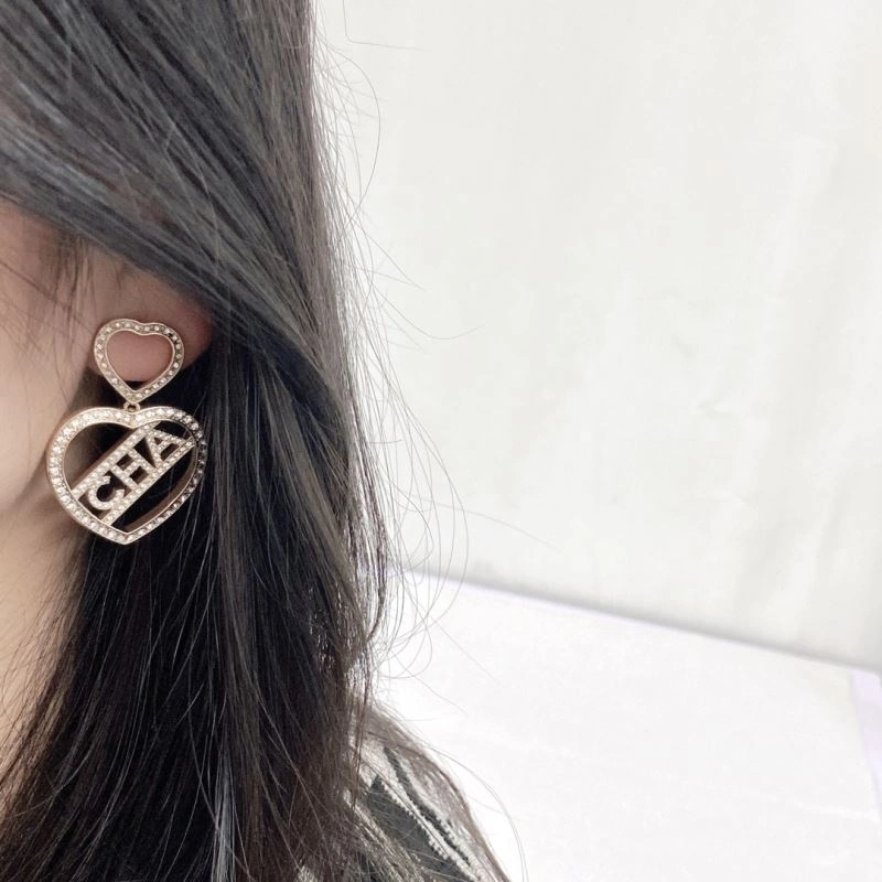 Effortless Chanel Earrings 228960