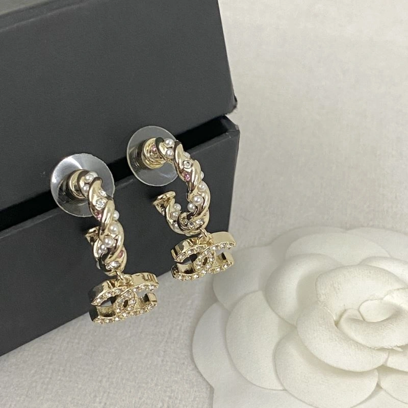 Minimalist Chanel Earrings 228981