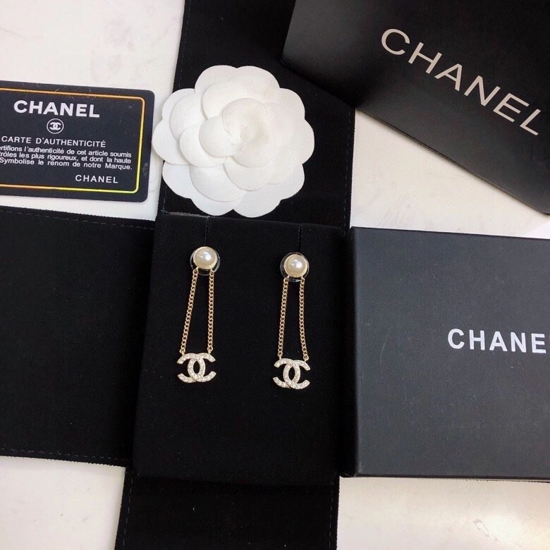 Unique Chanel Earrings 228957