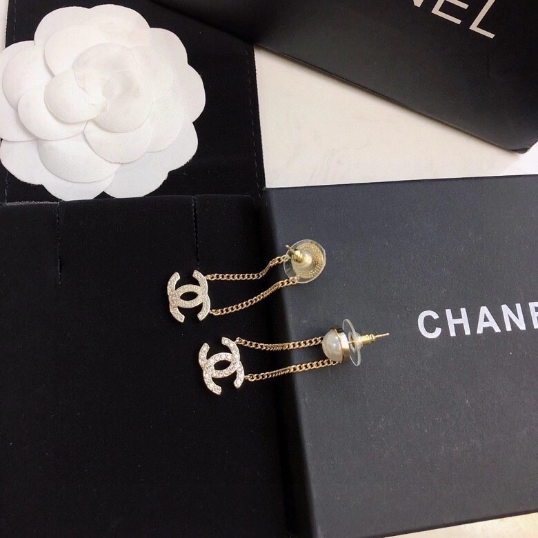 Unique Chanel Earrings 228957
