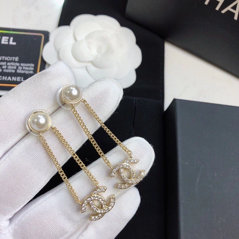 Unique Chanel Earrings 228957