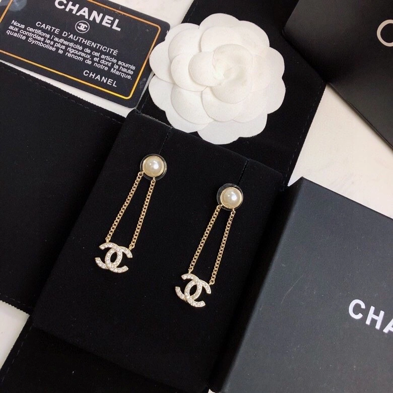 Unique Chanel Earrings 228957