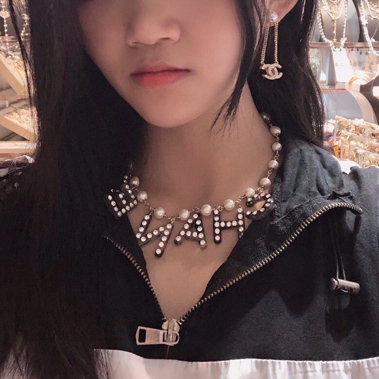 Unique Chanel Earrings 228957