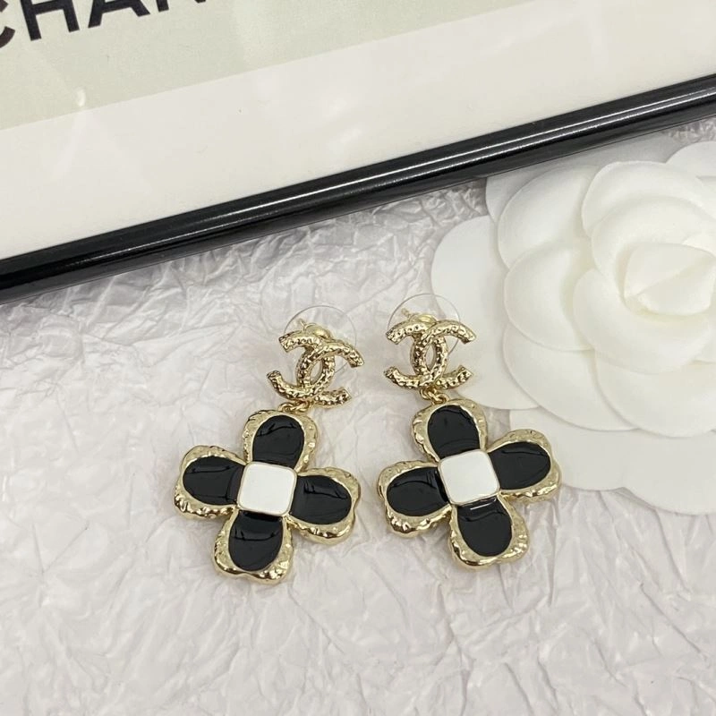 Fashionable Chanel Earrings 229046