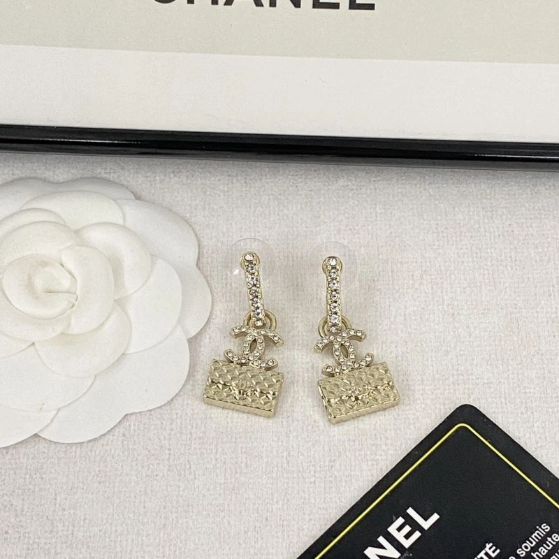 Sleek Chanel Earrings 228983