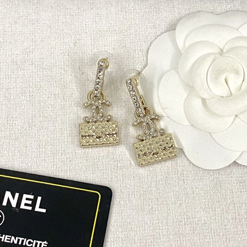Sleek Chanel Earrings 228983