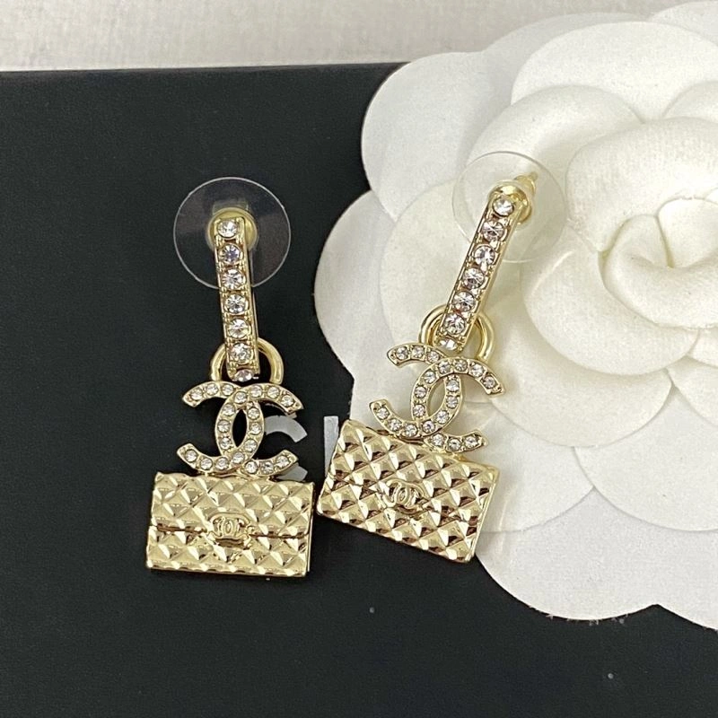 Sleek Chanel Earrings 228983