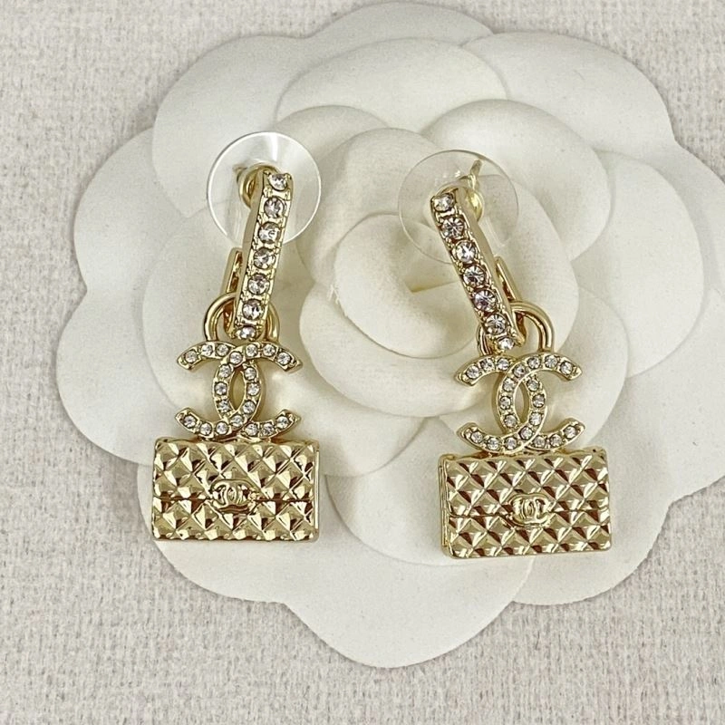 Sleek Chanel Earrings 228983
