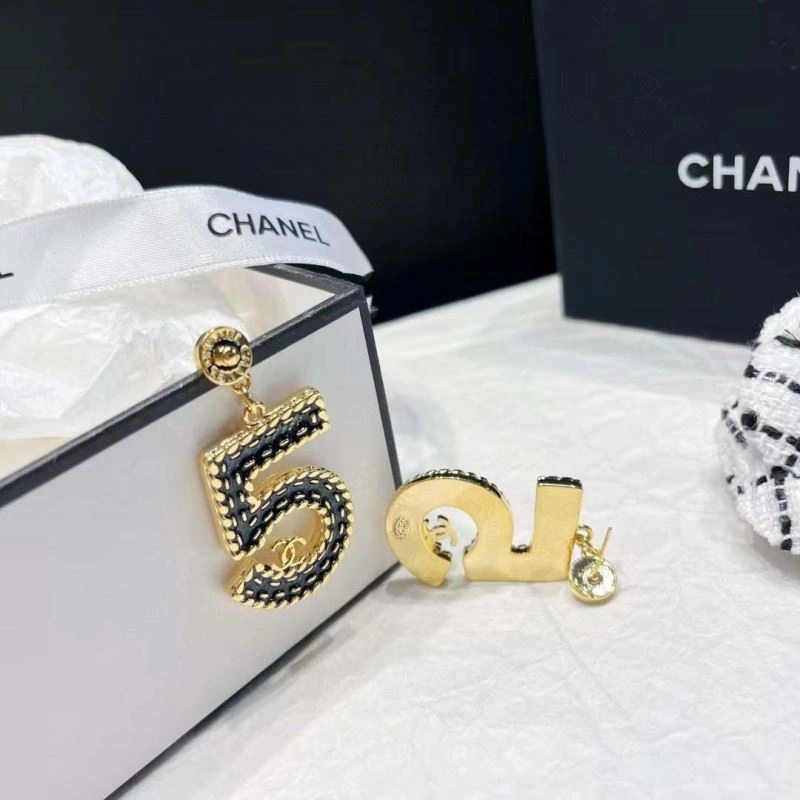 Supportive Chanel Earrings 228945