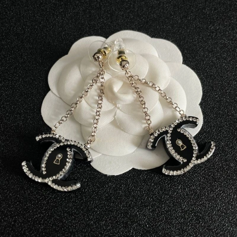 Vibrant Chanel Earrings 228937