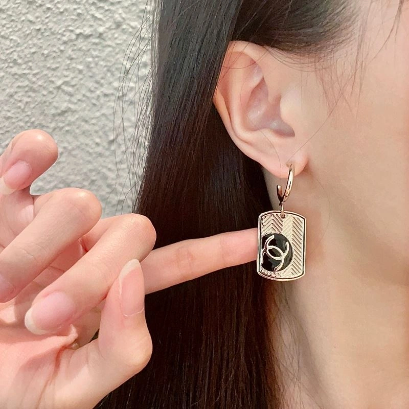Affordable Chanel Earrings 228932
