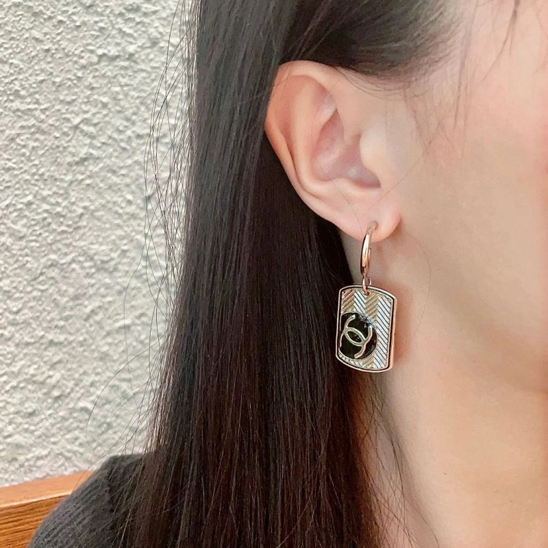 Affordable Chanel Earrings 228932