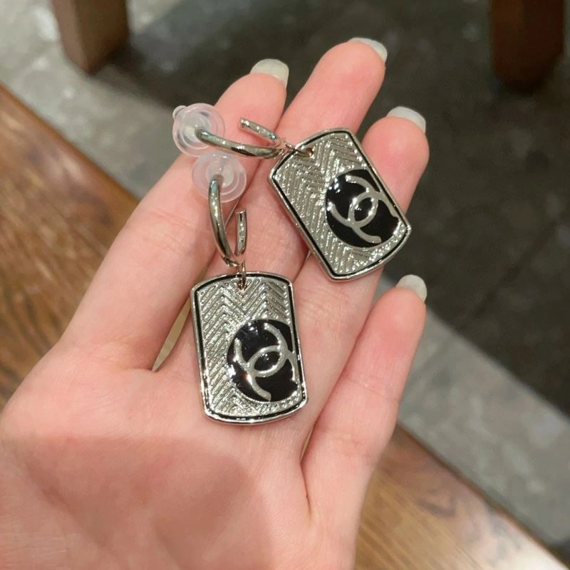 Affordable Chanel Earrings 228932