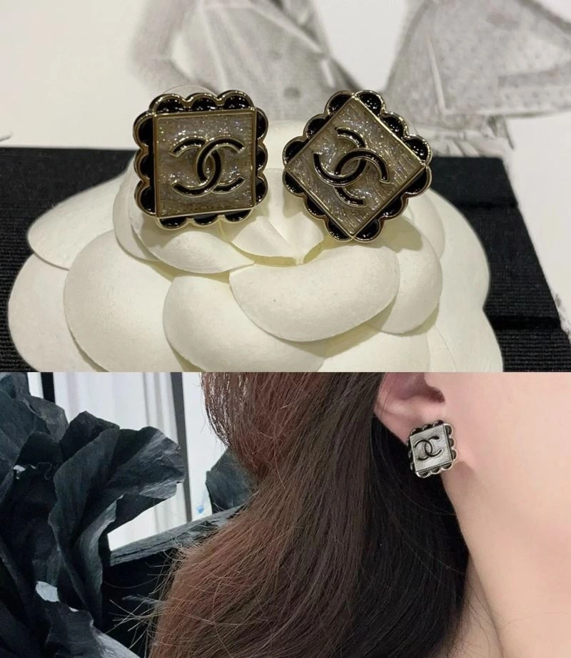 Sophisticated Chanel Earrings 228929