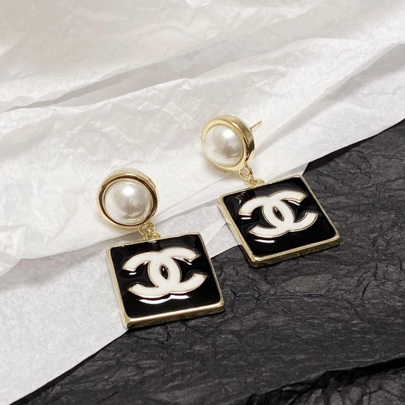 Trendy Chanel Earrings 228997
