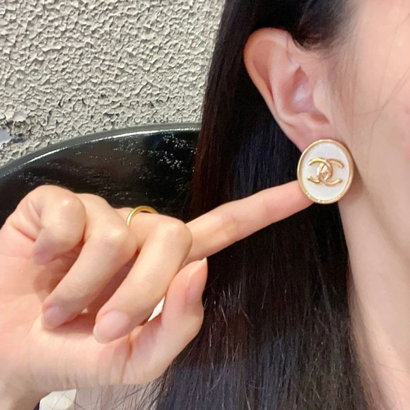 Chanel Earrings Comfortable 228954