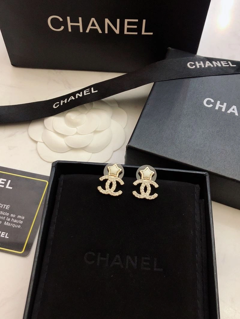 Neat Chanel Earrings 228908