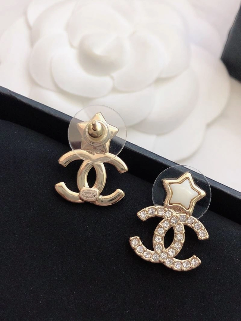 Neat Chanel Earrings 228908