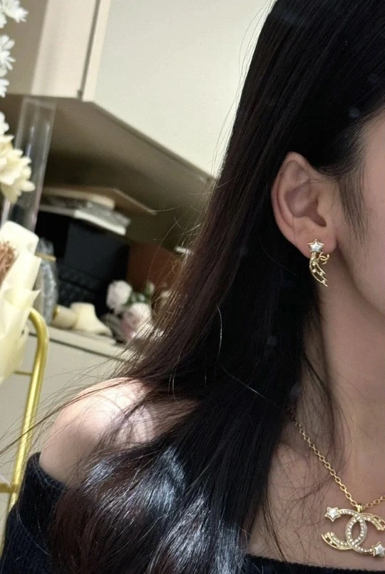 Chanel Earrings Lightweight 228890