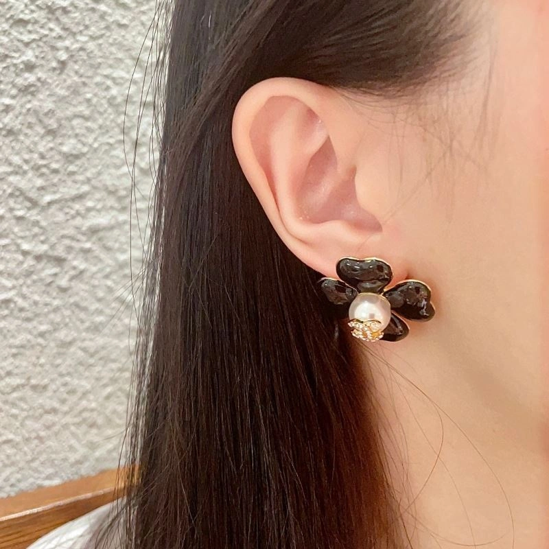 Supportive Chanel Earrings 229007