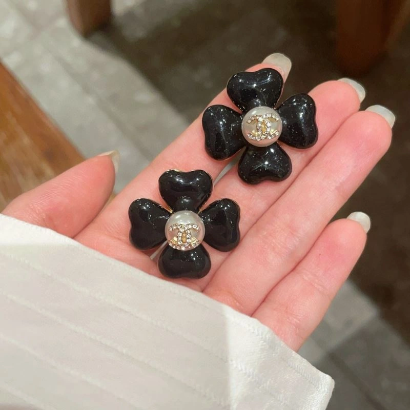 Supportive Chanel Earrings 229007