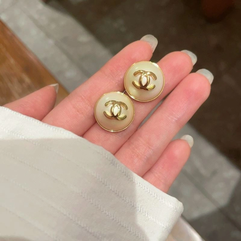 Unique Chanel Earrings 228916