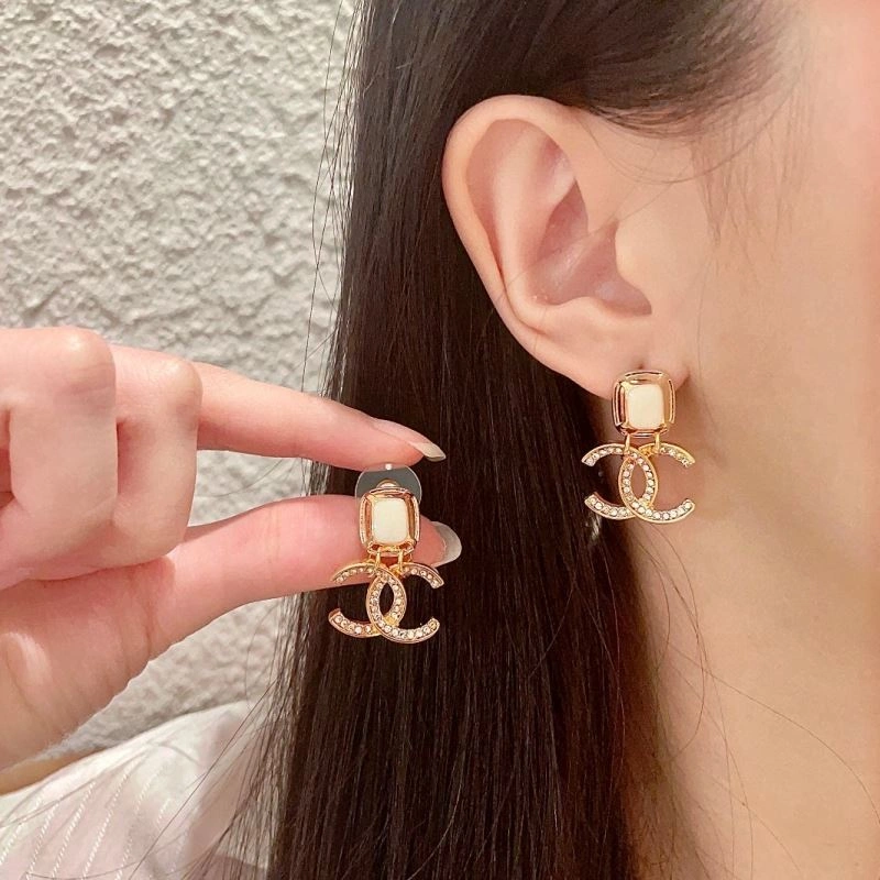 Chanel Earrings Reliable 228918