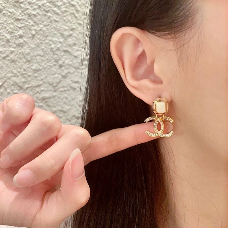 Chanel Earrings Reliable 228918