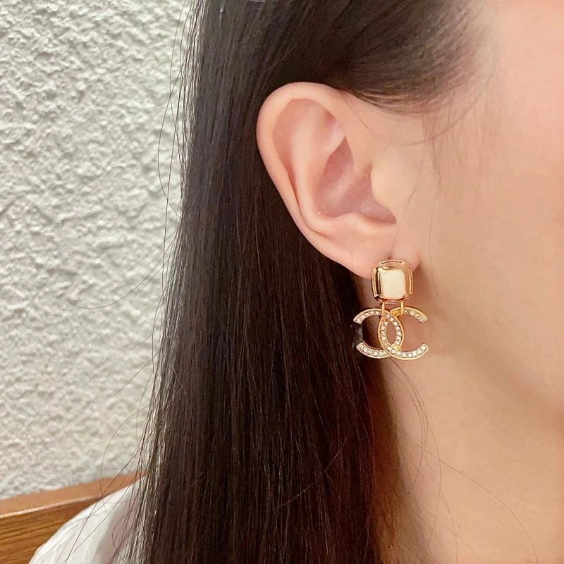 Chanel Earrings Reliable 228918