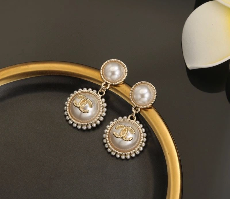 Chanel Earrings Affordable 228900