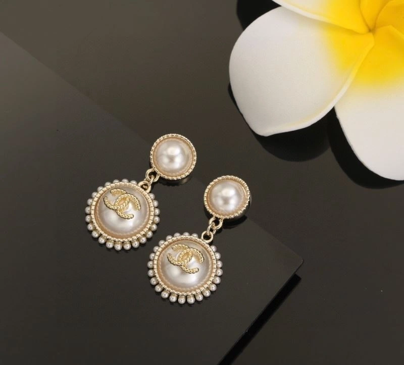 Chanel Earrings Affordable 228900
