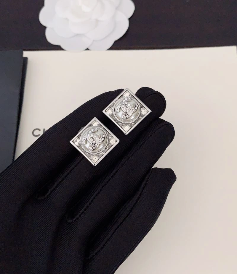 Trendy Chanel Earrings 228878