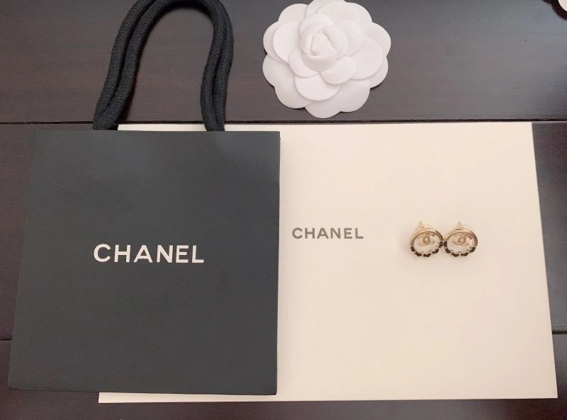 Refined Chanel Earrings 228915