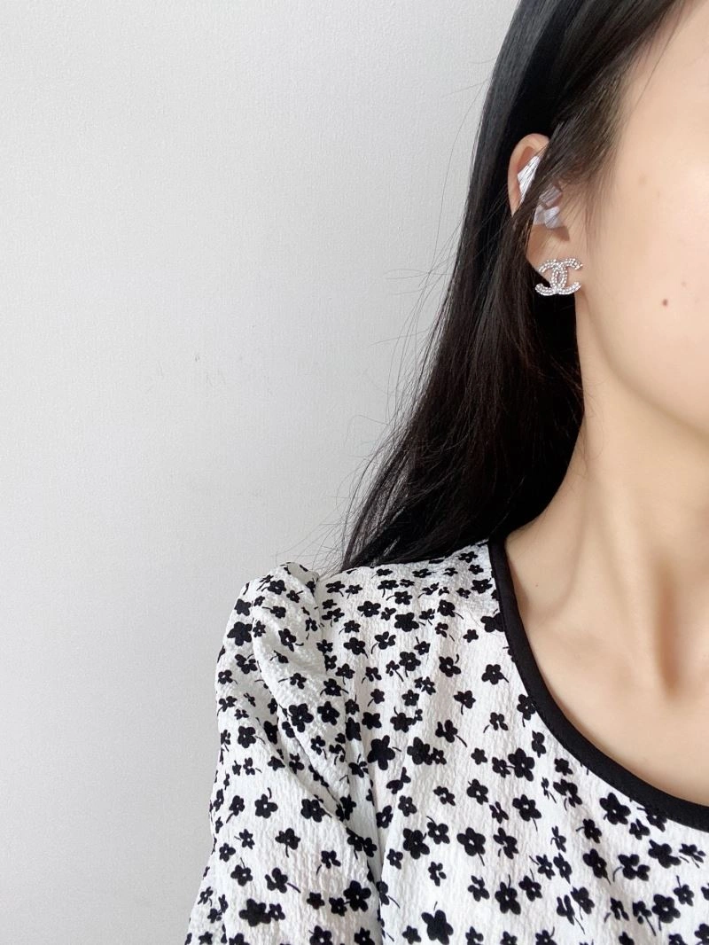Tailored Chanel Earrings 228989