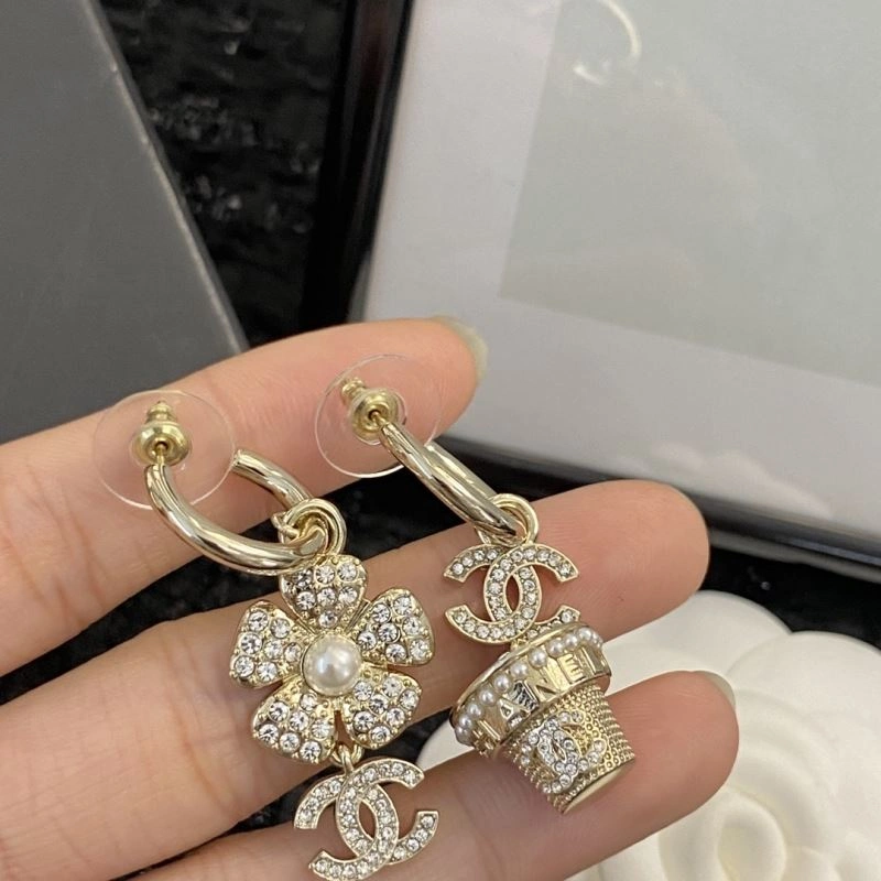 Chanel Earrings Elegant 228884