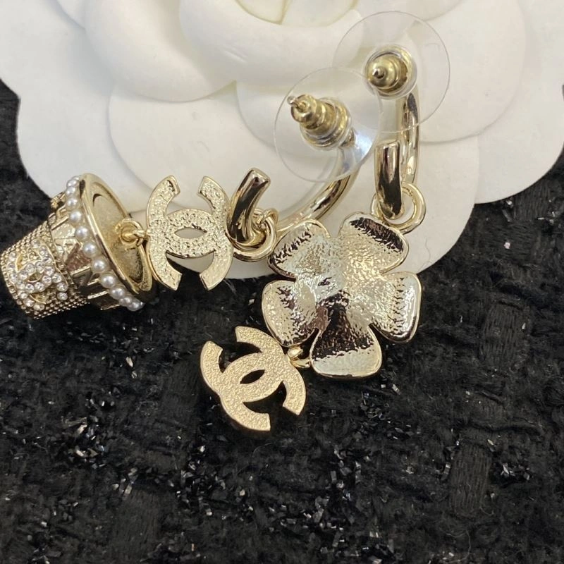 Chanel Earrings Elegant 228884