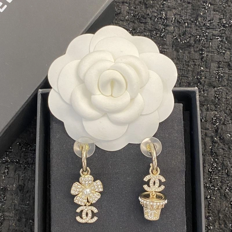 Chanel Earrings Elegant 228884