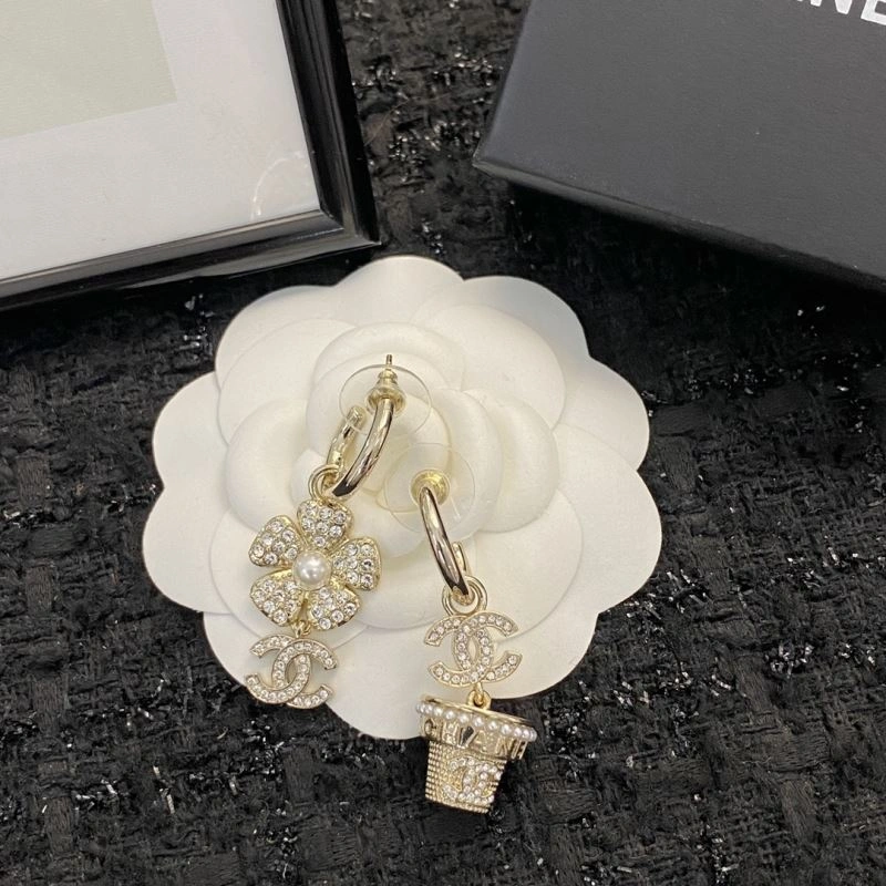 Chanel Earrings Elegant 228884