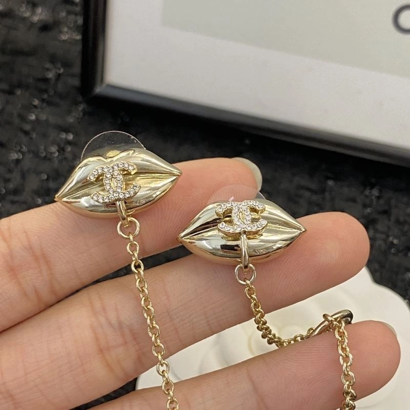Chanel Earrings Durable 228901