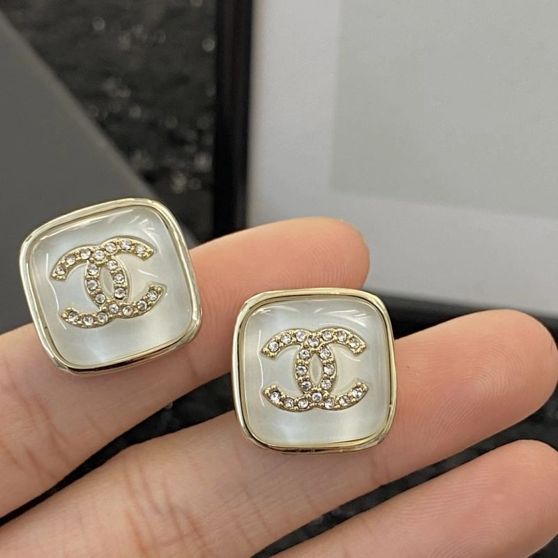Chanel Earrings SmoothTexture 228856