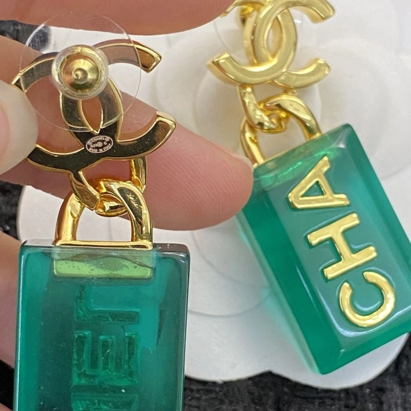 Sleek Chanel Earrings 228860
