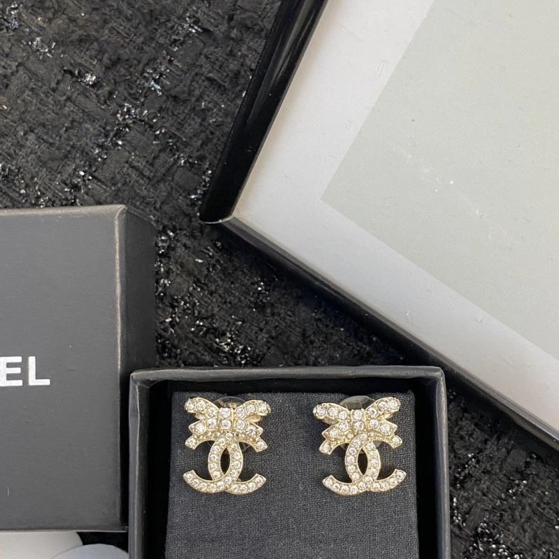 Sleek Chanel Earrings 228880
