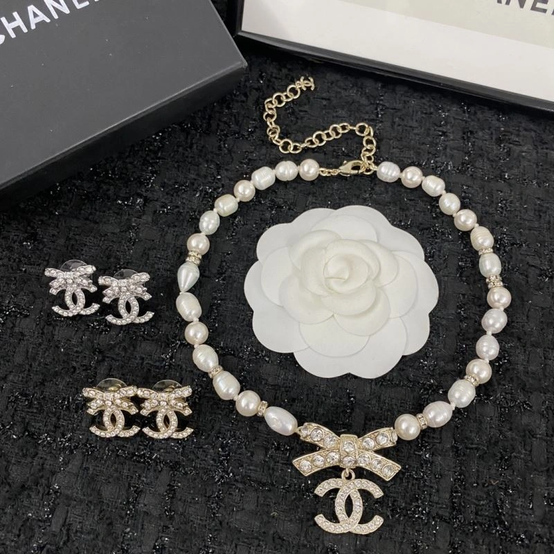Sleek Chanel Earrings 228880