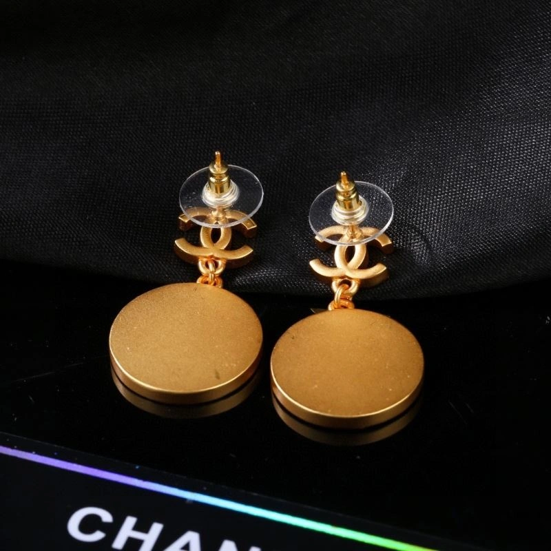 Sophisticated Chanel Earrings 228891