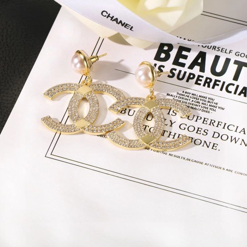 Comfortable Chanel Earrings 228855