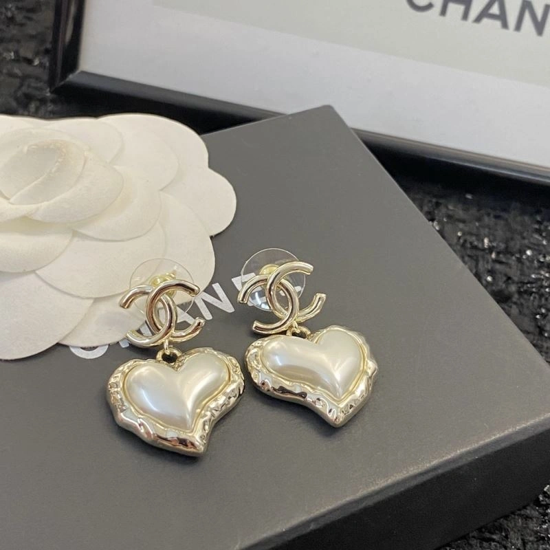 Sporty Chanel Earrings 228865